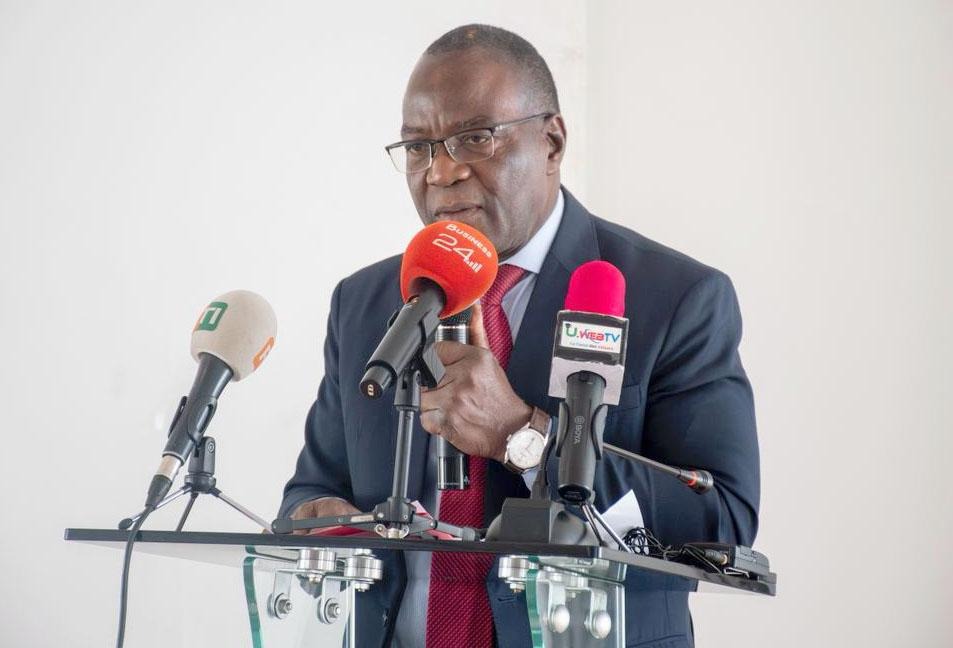 Le directeur de cabinet, Ars&egrave;ne Kob&eacute;a, repr&eacute;sentant le ministre de l&rsquo;Enseignement sup&eacute;rieur et de la Recherche scientifique, Adama Diawara.