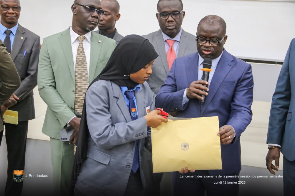 Le pr&eacute;sident de l'universit&eacute; de Bondoukou lance les &eacute;valuations du premier semestre