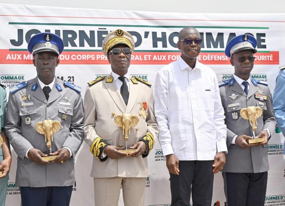 Hommage aux Forces de D&eacute;fense et de S&eacute;curit&eacute; (FDS) et au Corps pr&eacute;fectoral de la r&eacute;gion de la Marahou&eacute;