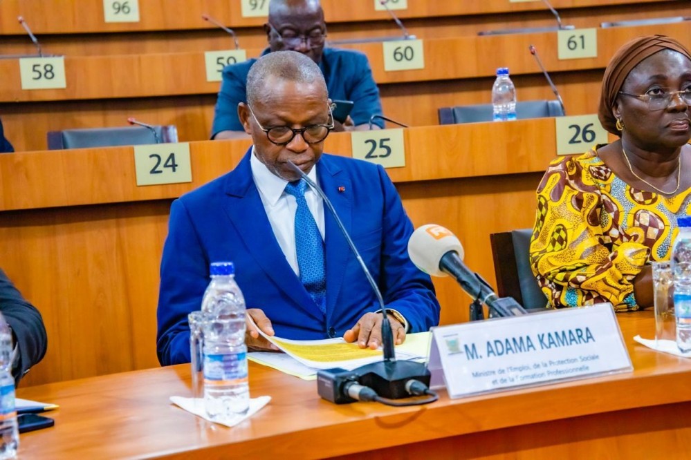 le ministre de l&rsquo;Emploi et de la Protection sociale, Ma&icirc;tre Adama Kamara, donne de bonnes nouvelles aux retrait&eacute;s