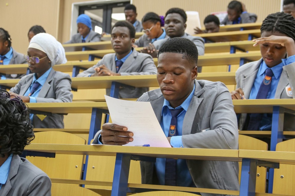 Les &eacute;tudiants de l'universit&eacute; de bondoukou en plein examens de la premi&egrave;re session du second semestre de l&rsquo;ann&eacute;e acad&eacute;mique 2025-2026.