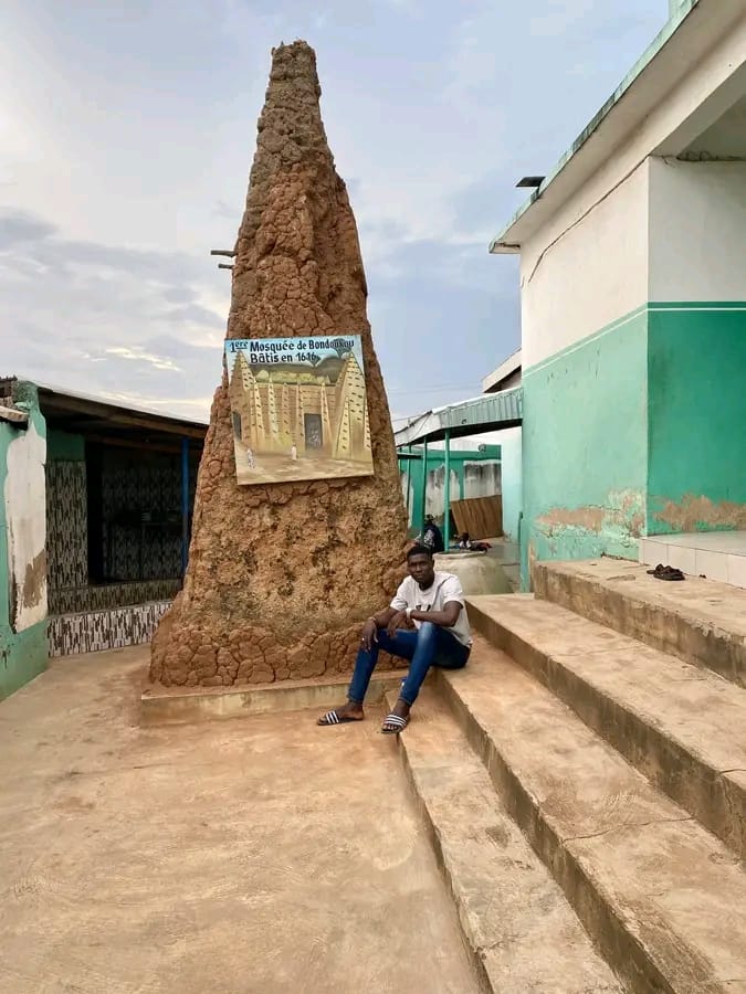 la premi&egrave;re mosqu&eacute;e de Bondoukou, b&acirc;tie en 1616