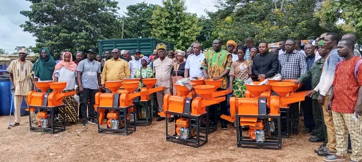 Un don de 15 moulins et de mat&eacute;riel de transformation vient de changer le quotidien de 15 villages de Tehini et Doropo