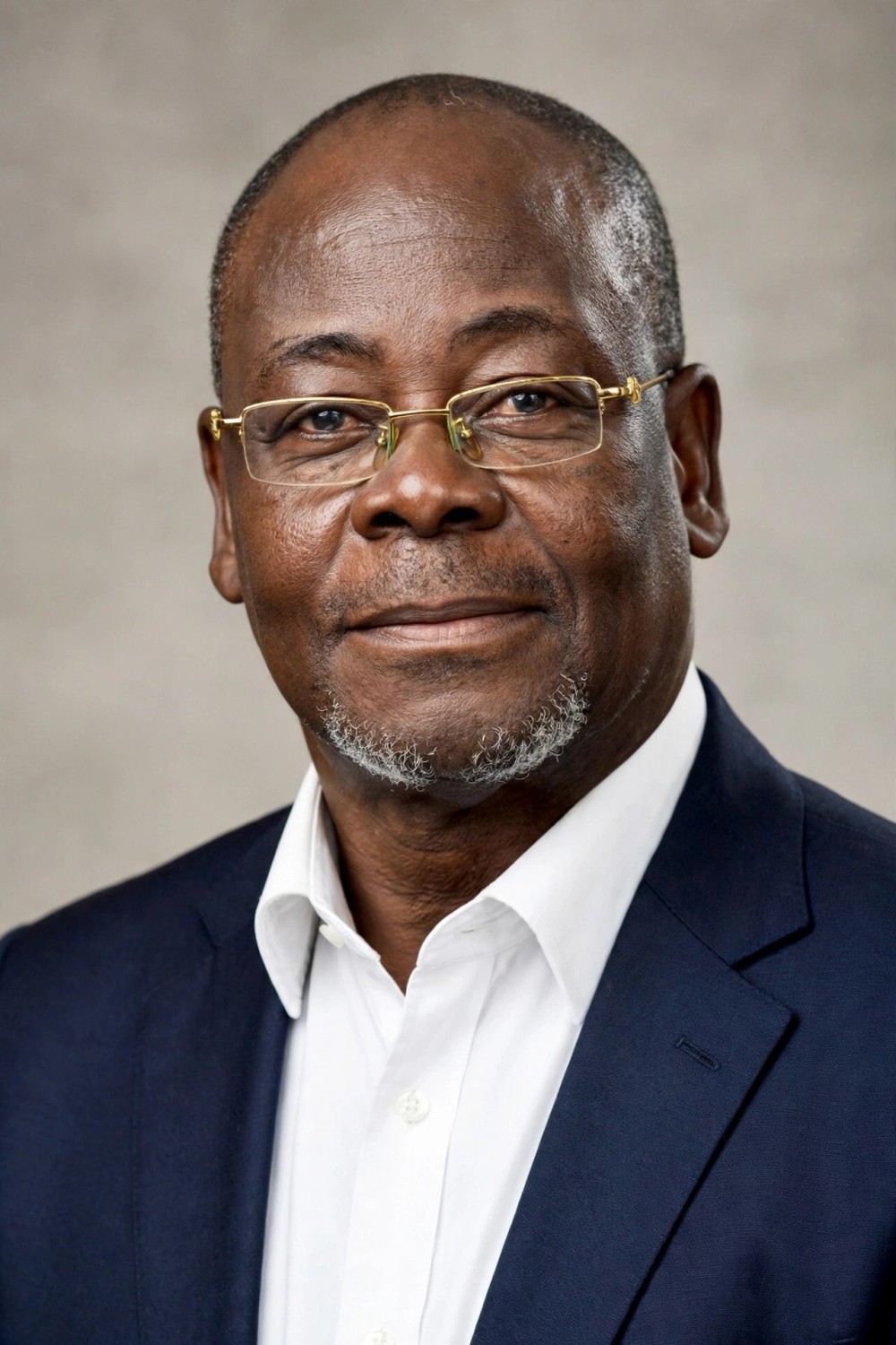 Venance Konan, &eacute;crivain et &eacute;ditorialiste - Il alerte sur le risque de voir l'&eacute;conomie ivoirienne &eacute;chapper aux nationaux.