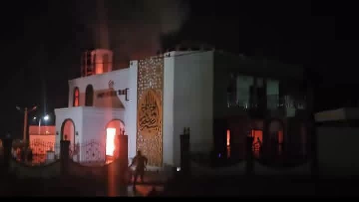 La nouvelle mosqu&eacute;e en flamme